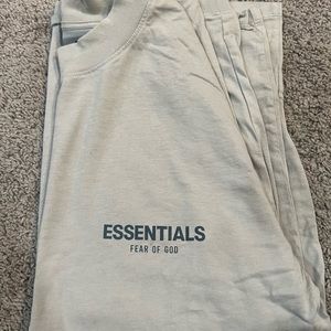 Mens Small ESSENTIALS SHIRT